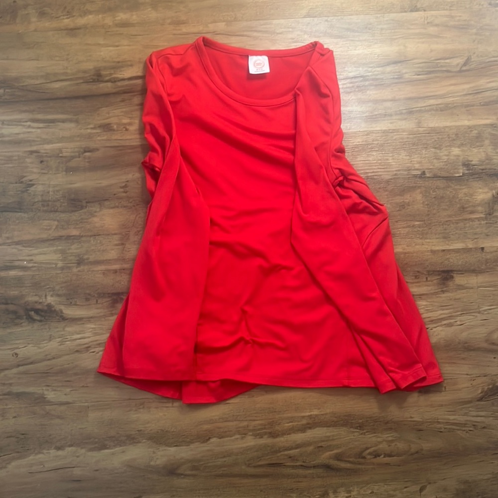 Red shirt girls